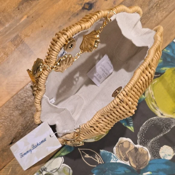 NWT Tommy Bahama Seashell Bag with Gold Chain - Picture 8 of 10